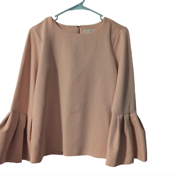 LOFT Tops - EUC LOFT TOP